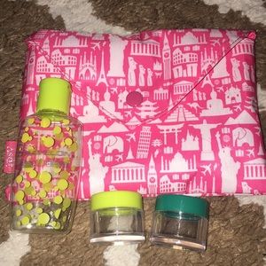 Small makeup bag with 3 travel containers